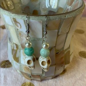 Skull and pearl earrings